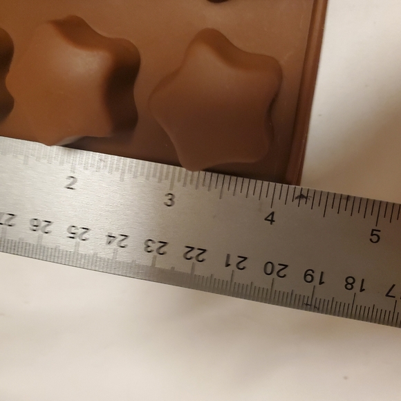Lot of 6 Silicone Candy Chocolate Fondant Molds Star, Happy Face, Shell, Heart - Picture 11 of 11